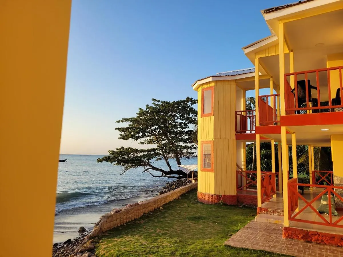 Cabanas Y Restaurante Miss Elma Fresh Water Bay Colombia