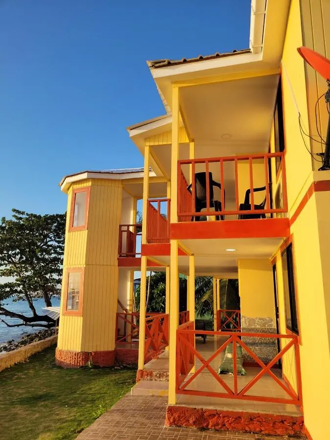 Cabanas Y Restaurante Miss Elma Fresh Water Bay