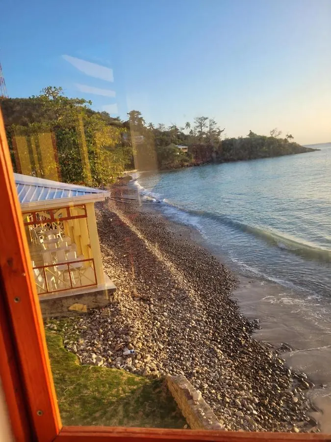 Cabanas Y Restaurante Miss Elma Fresh Water Bay 0*,