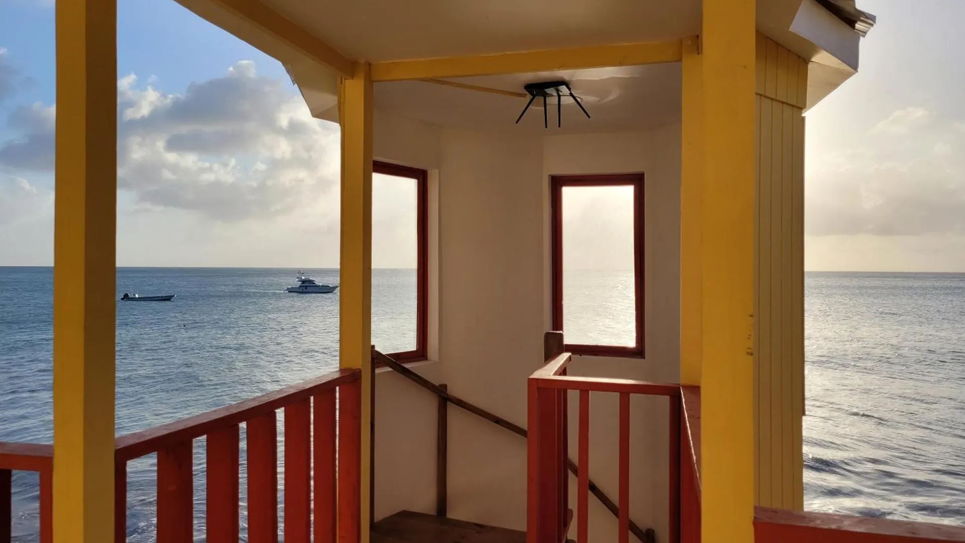 Homestay Cabanas Y Restaurante Miss Elma Fresh Water Bay