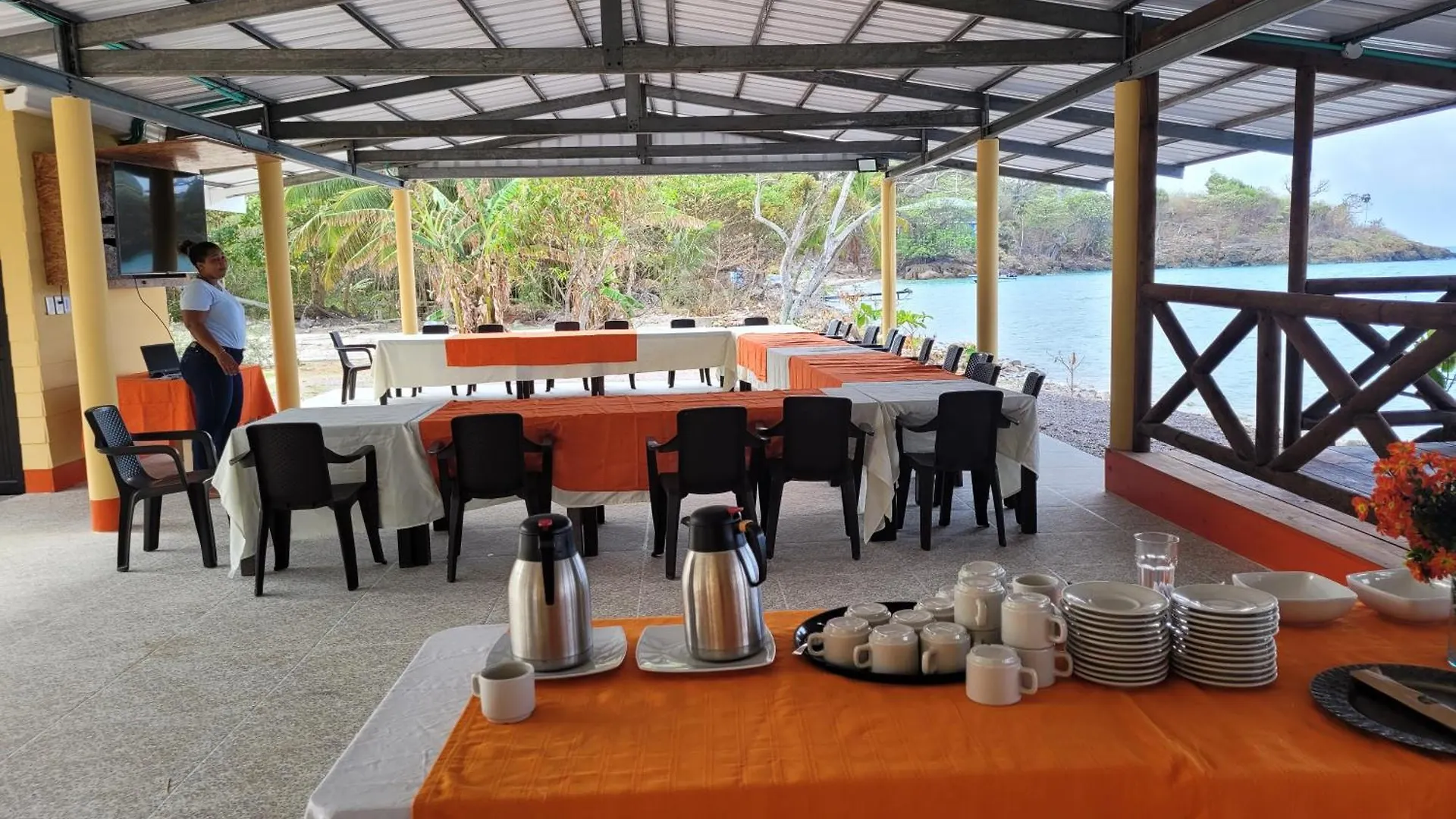 Cabanas Y Restaurante Miss Elma Fresh Water Bay 0*,