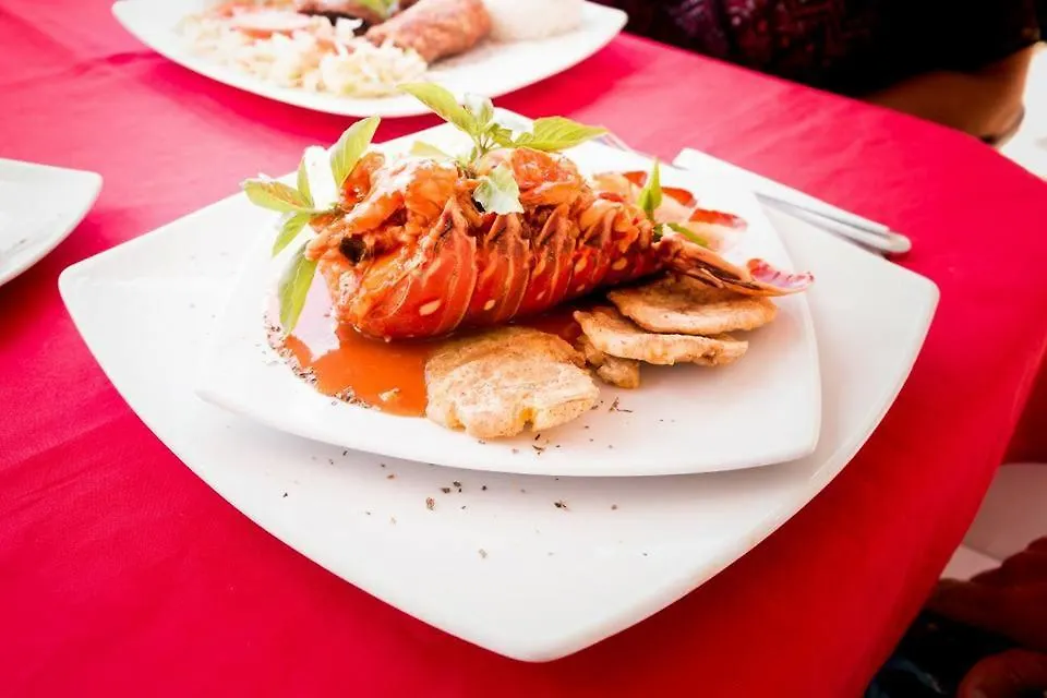 Cabanas Y Restaurante Miss Elma Fresh Water Bay