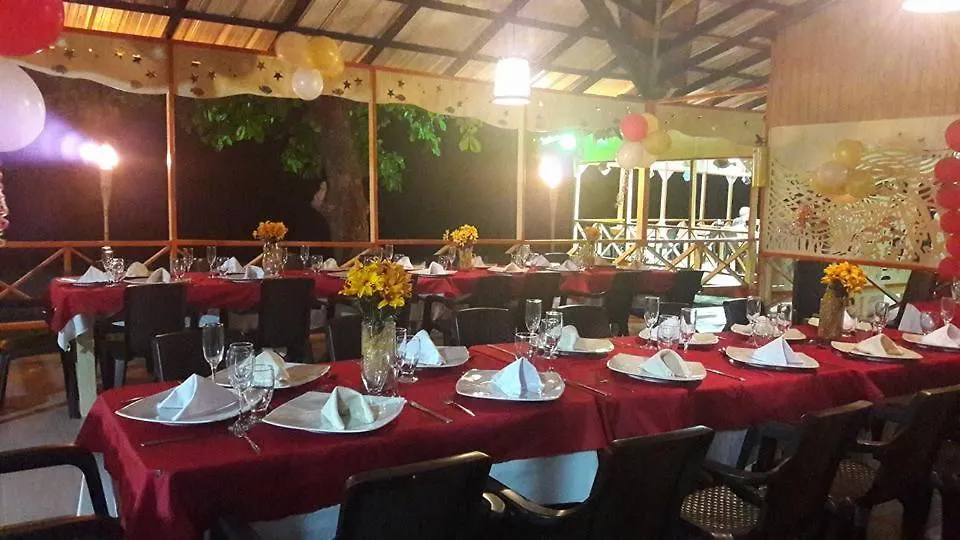 Homestay Cabanas Y Restaurante Miss Elma Fresh Water Bay