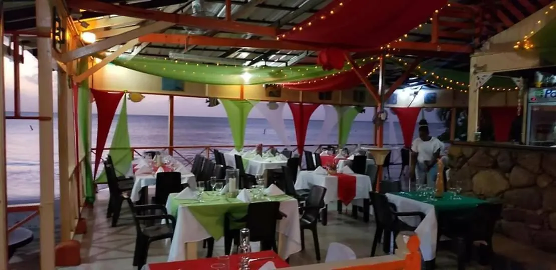 Alloggio in famiglia Cabanas Y Restaurante Miss Elma Fresh Water Bay